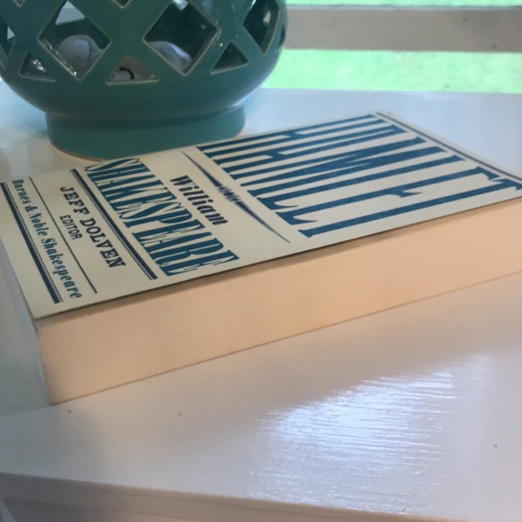 Hamlet - Picture 4 of 4